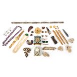 A large quantity of jewellery and costume jewellery