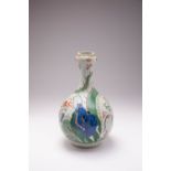 A RARE CHINESE WUCAI GARLIC-MOUTH 'DRAGON' BOTTLE VASE KANGXI 1662-1722 The pear-shaped body