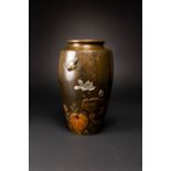 A LARGE JAPANESE GOLD AND SILVER-INLAID BRONZE VASE MEIJI ERA, 19TH/20TH CENTURY Of tall cylindrical