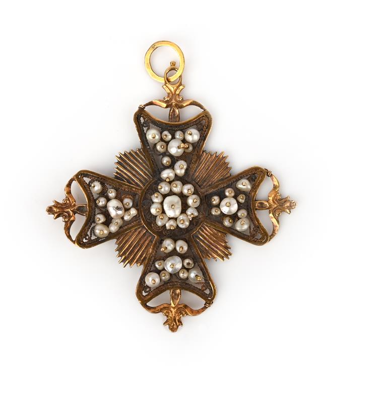 A gold and pearl pendant, 19th century, designed as a Maltese cross, set with pearls, length 8cm