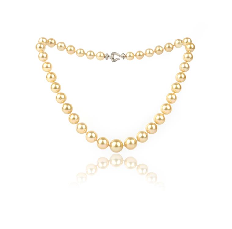 A South Sea cultured pearl necklace, designed as a single strand of graduated cultured pearls of - Image 3 of 3