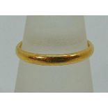 22ct wedding ring, size L/M, 2.5g