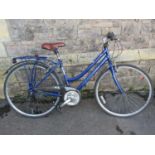 A Kingston ladies bicycle, 12 speed, tubular steel frame with navy blue livery