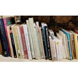 Extensive collection of books about art, antiques and related subjects (half a shelf)