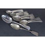 Eighteen mid-19th century spoons of varying dates and makers, 13oz approx (18)