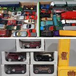 5 1:32 scale boxed Cadillac model cars from Signature range including 1927 314 Roadster, 2 x 1932