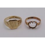 Mid 20th century 9ct signet ring with engraved initials 'RJM' and a further early 20th century 9ct