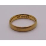 22ct wedding ring, size K, 4.1g