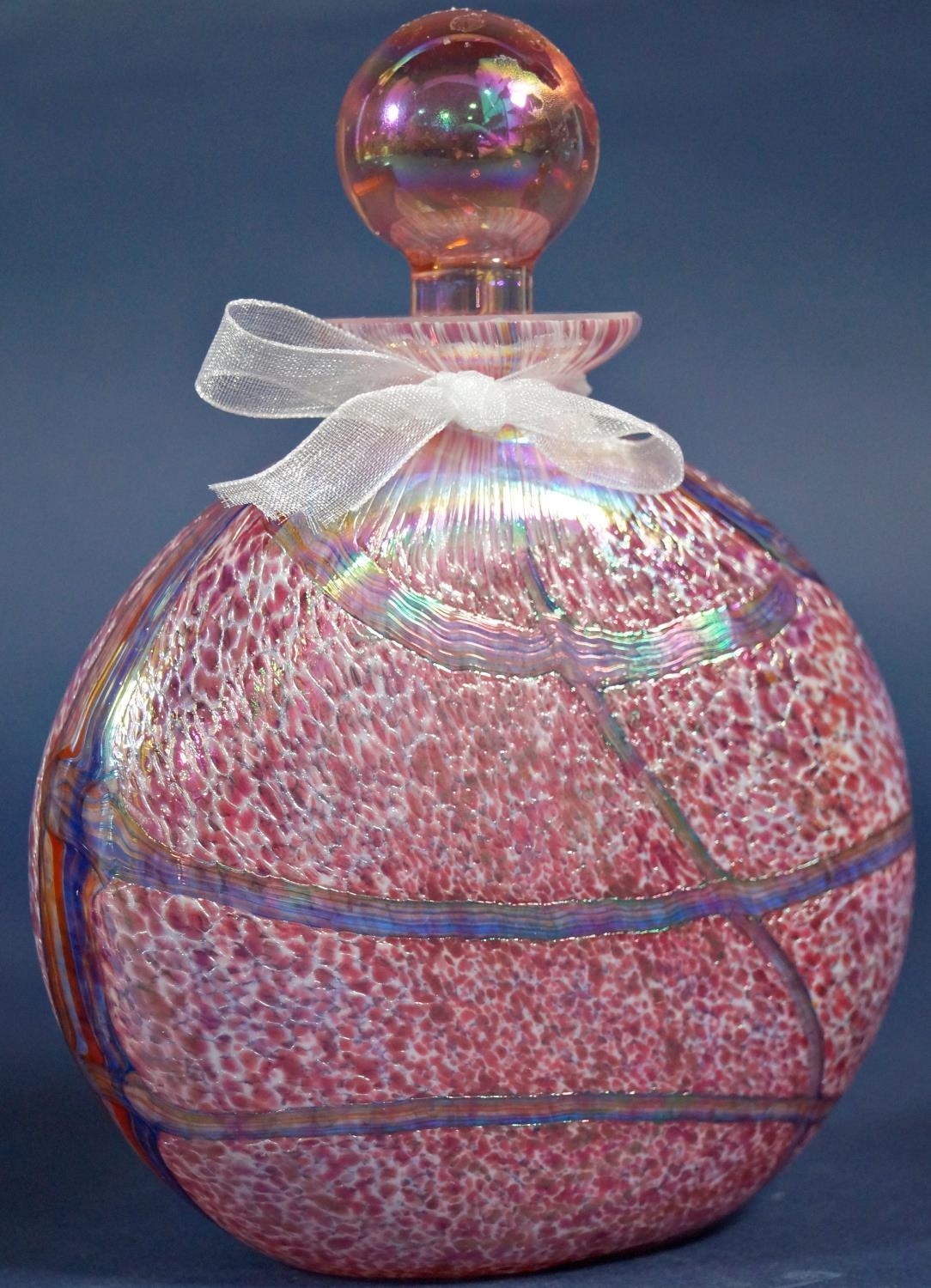 A hexagonal green cut glass scent bottle a pink bubble centre (small chip), a Murano style pink - Image 6 of 7