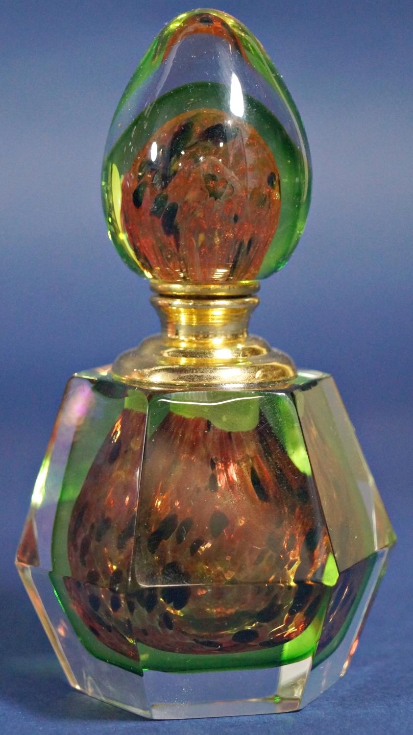 A hexagonal green cut glass scent bottle a pink bubble centre (small chip), a Murano style pink - Image 5 of 7