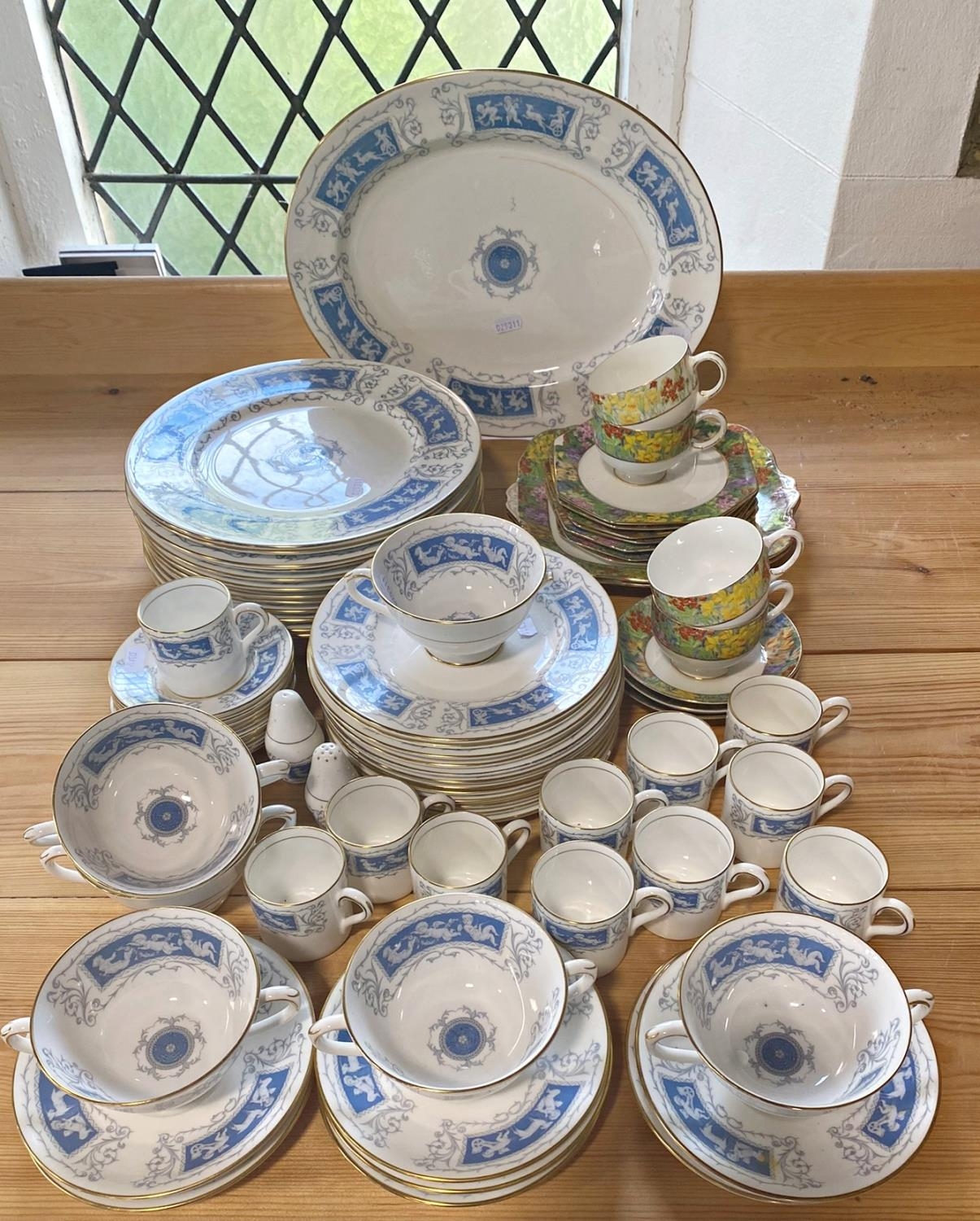 A Coalport Revelry pattern dinner service and coffee service comprising meat platter, eleven - Image 2 of 2