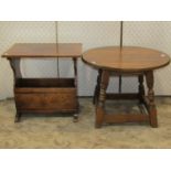 A pair of good quality reproduction Windsor hoop and stick back dining chairs with pierced vase