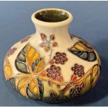 Moorcroft vase - Autumn blackberry design, 10 cm