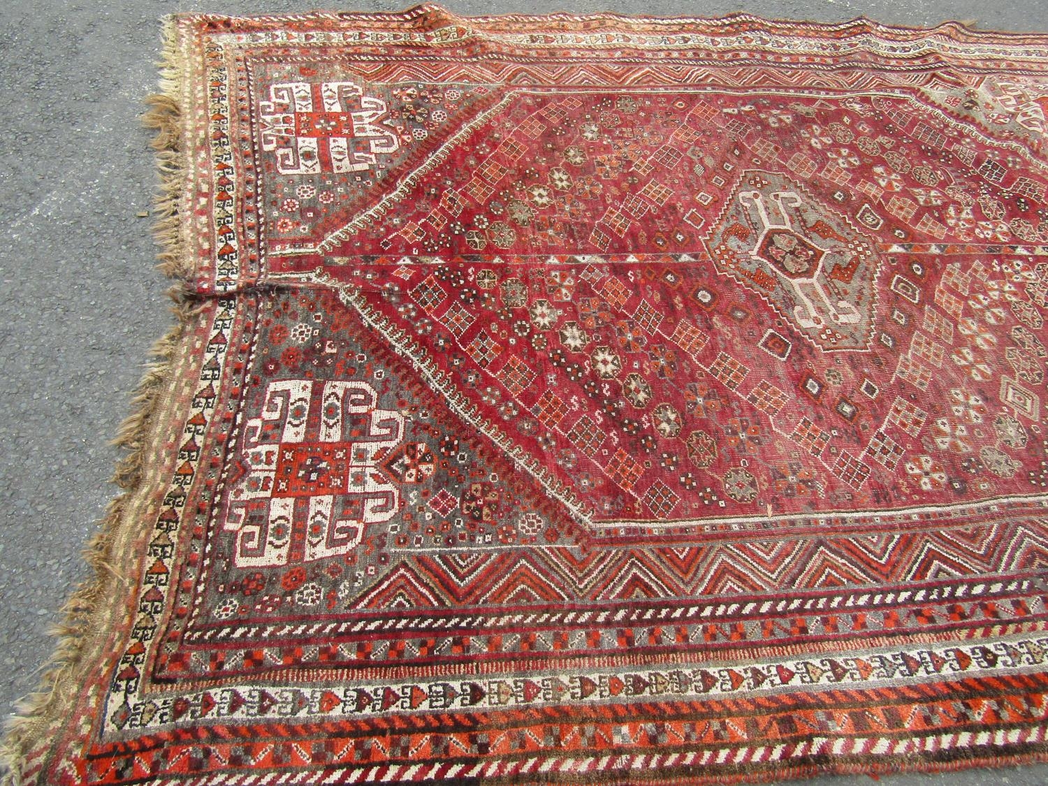 A slightly worn old Persian carpet, 280cm x 200cm - Image 2 of 4