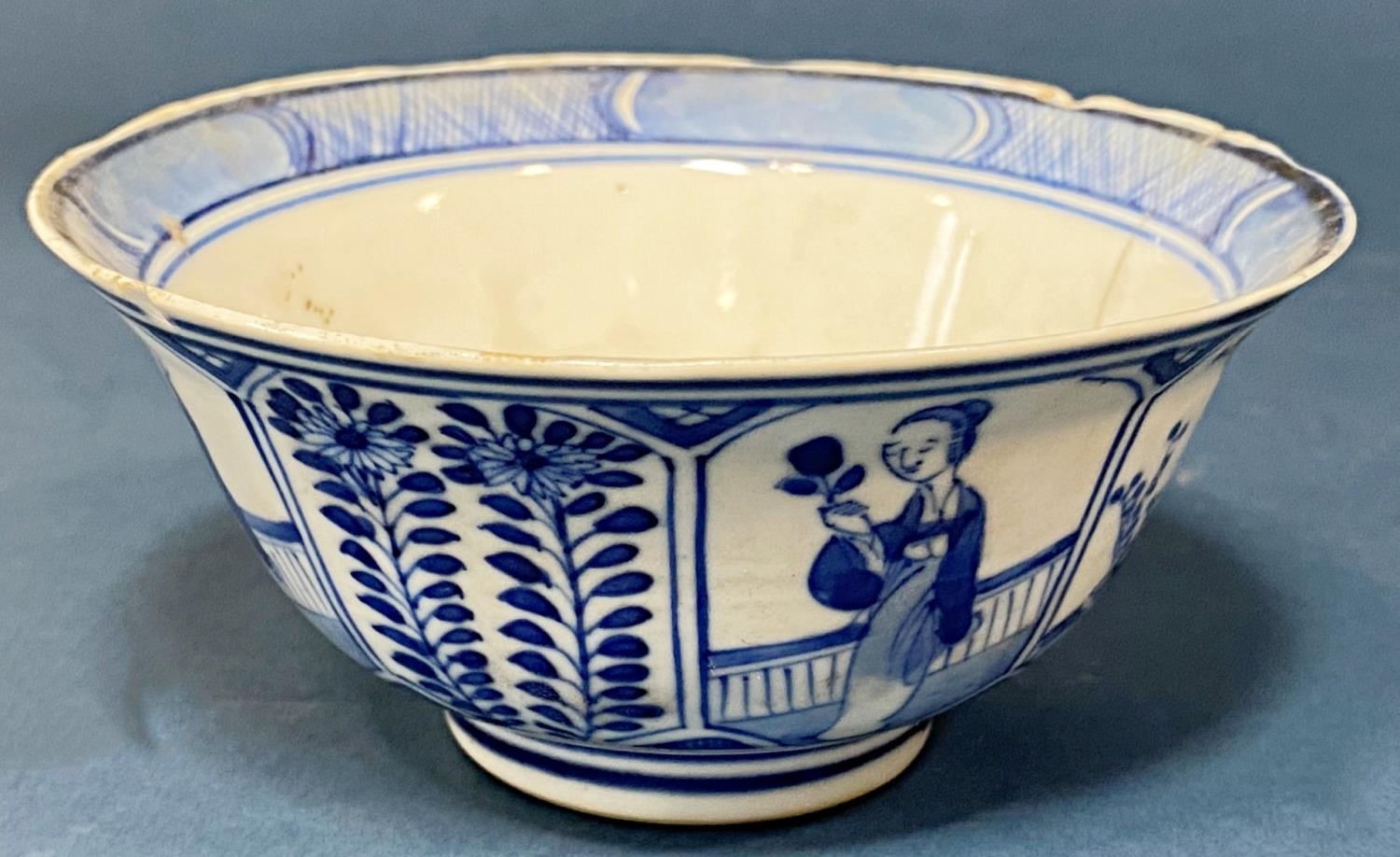 Chinese blue and white porcelain bowl with splayed rim (Qing period) and four-character 'Kangxi'