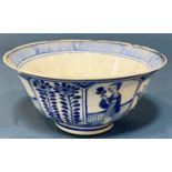 Chinese blue and white porcelain bowl with splayed rim (Qing period) and four-character 'Kangxi'