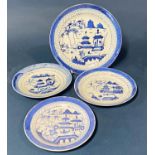 Four Chinese blue and white porcelain dishes, largest diameter: 19.5 cm (4)