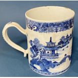 A Chinese blue and white porcelain tankard (Qing period), height 13.7 cm