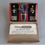 Triang Hornby Bell Signal Set RT 268, includes box, 2 block instruments, multiple lead and