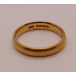22ct wedding ring, size O/P, 5.2g