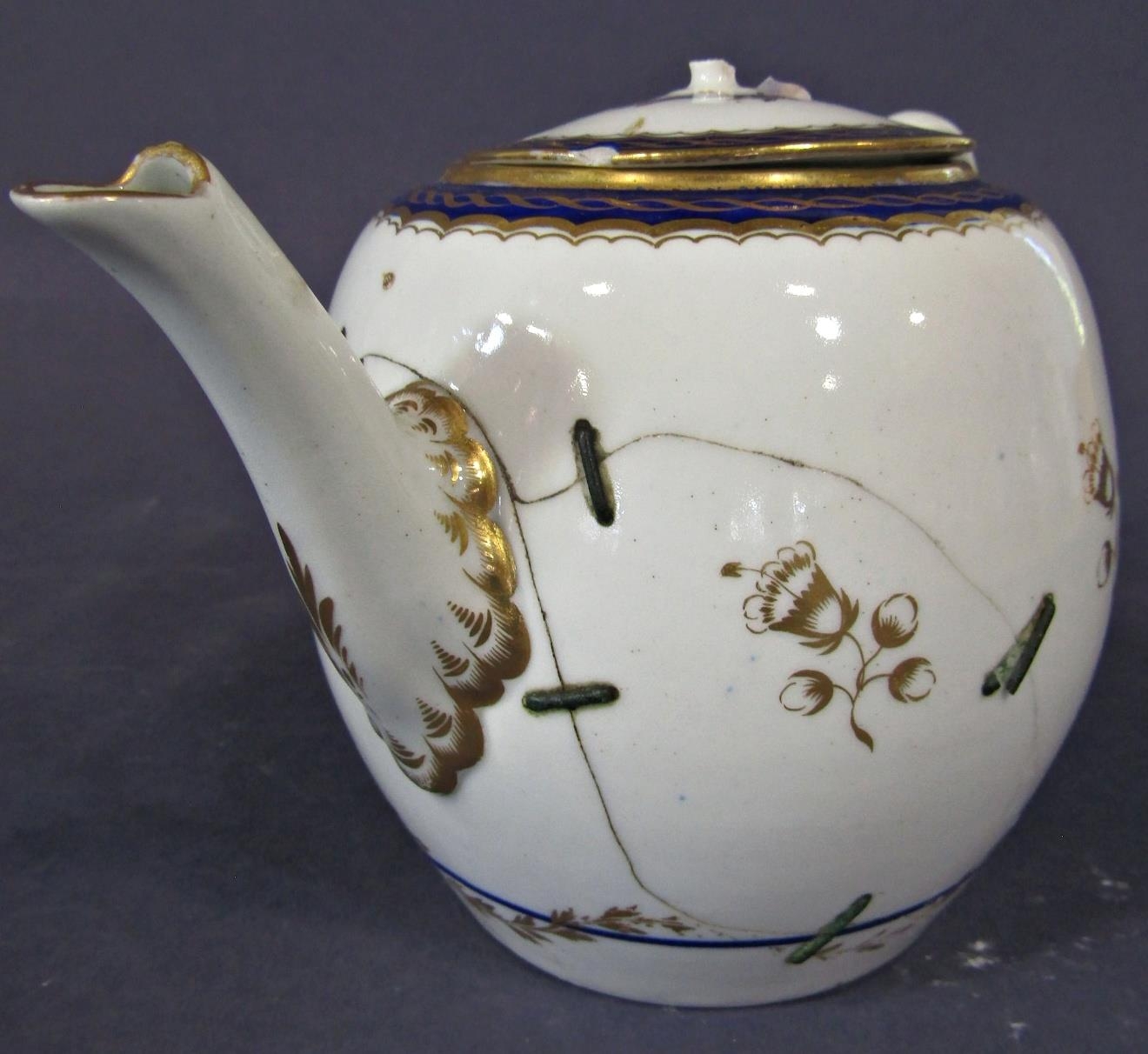 A collection 18th century Crescent Worcester china wares comprising teapot (af stapled and knop - Image 2 of 2