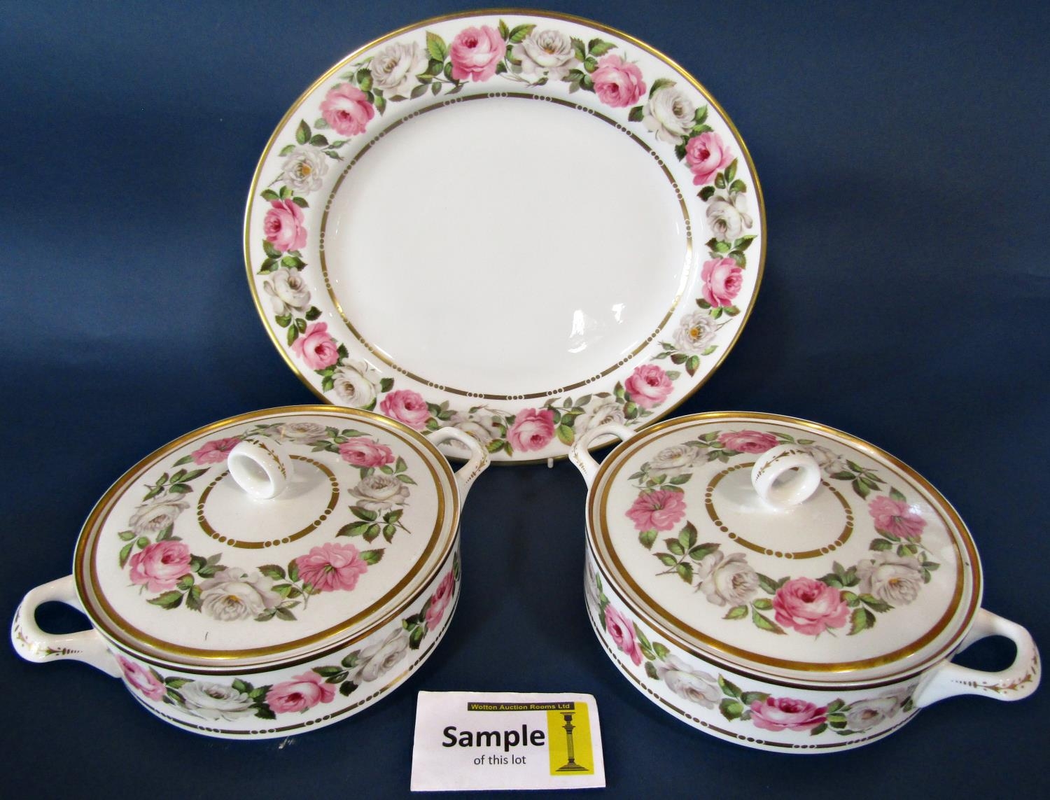 A collection of Royal Worcester Royal Garden pattern table wares comprising eight dinner plates, - Bild 3 aus 5