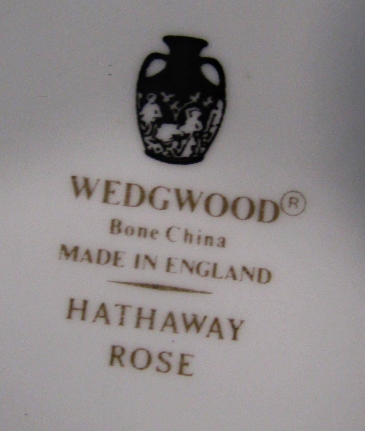 A collection of Wedgwood Hathaway Rose pattern tea wares for six, a pair of Staffordshire spaniels - Bild 3 aus 11