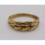 Antique 18ct keeper ring, size R/S, 3.5g