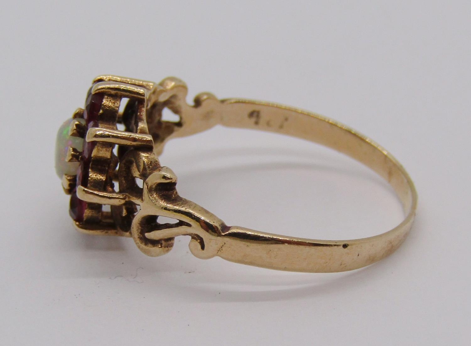 9ct ruby and garnet cluster ring with scrolled shoulders, together with a further 9ct garnet cluster - Bild 3 aus 4