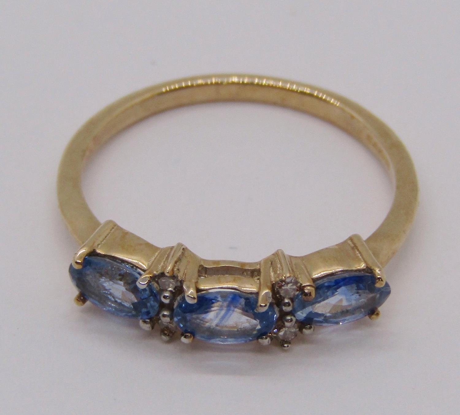 Group of 9ct jewellery comprising a sapphire and diamond ring, size J/K and two pairs of tanzanite - Bild 4 aus 6