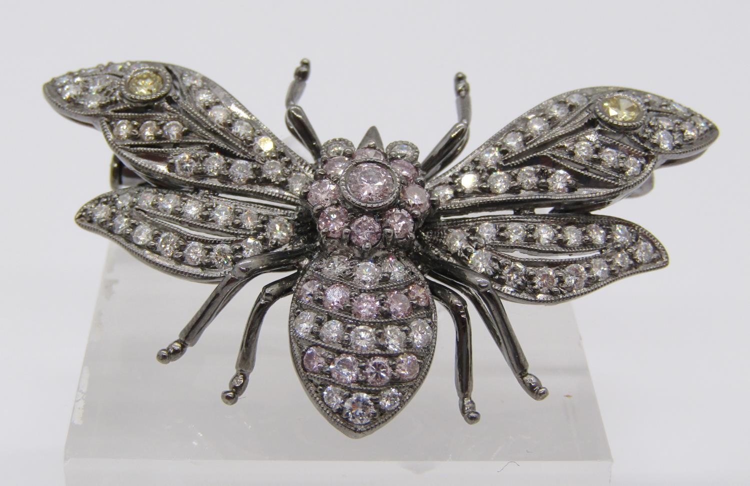 18ct black gold novelty bee brooch / pendant set with fancy coloured diamonds, three largest - Bild 2 aus 7