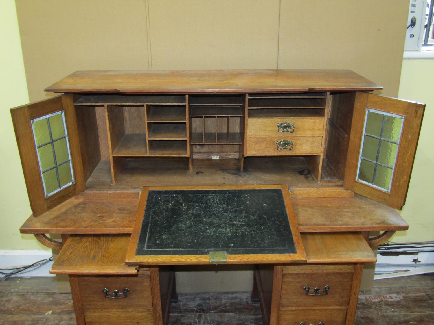 An arts and crafts oak writing desk - Stone's Patent, the lower section fitted with six drawers - Bild 3 aus 5