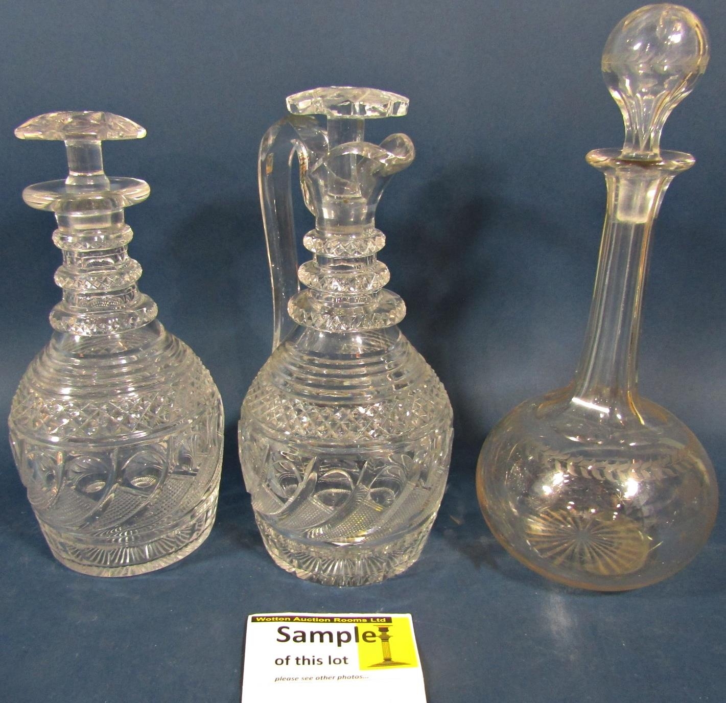 Eight matching 19th century engraved decanters , four at 25cm high and four at 22cm high, a matching - Bild 6 aus 8
