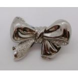 18ct black gold bow brooch pavé set with diamonds, 4.6cm W approx, 26.4g