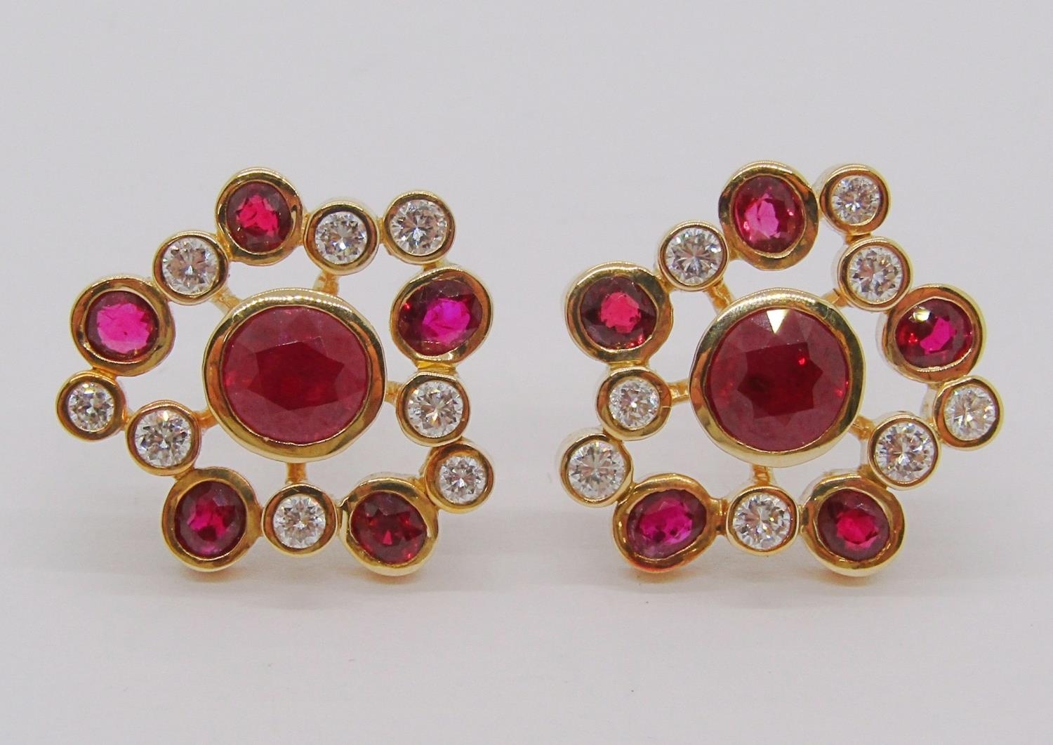 Stylised pair of 18ct ruby and diamond spray earrings, 12.2g - Bild 4 aus 4