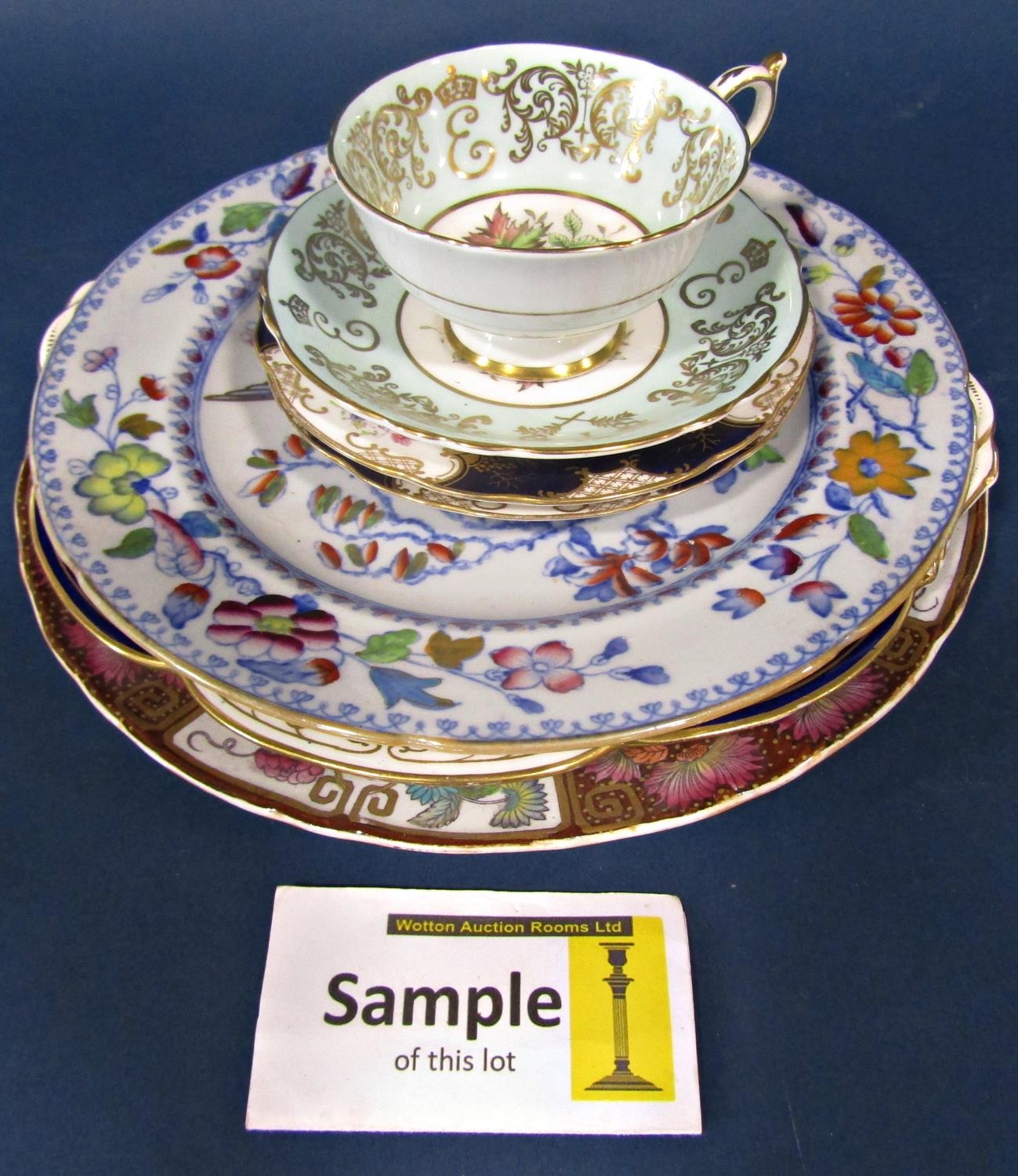 A Royal Worcester part tea service with individual hand painted floral sprays, signed by H - Bild 4 aus 4