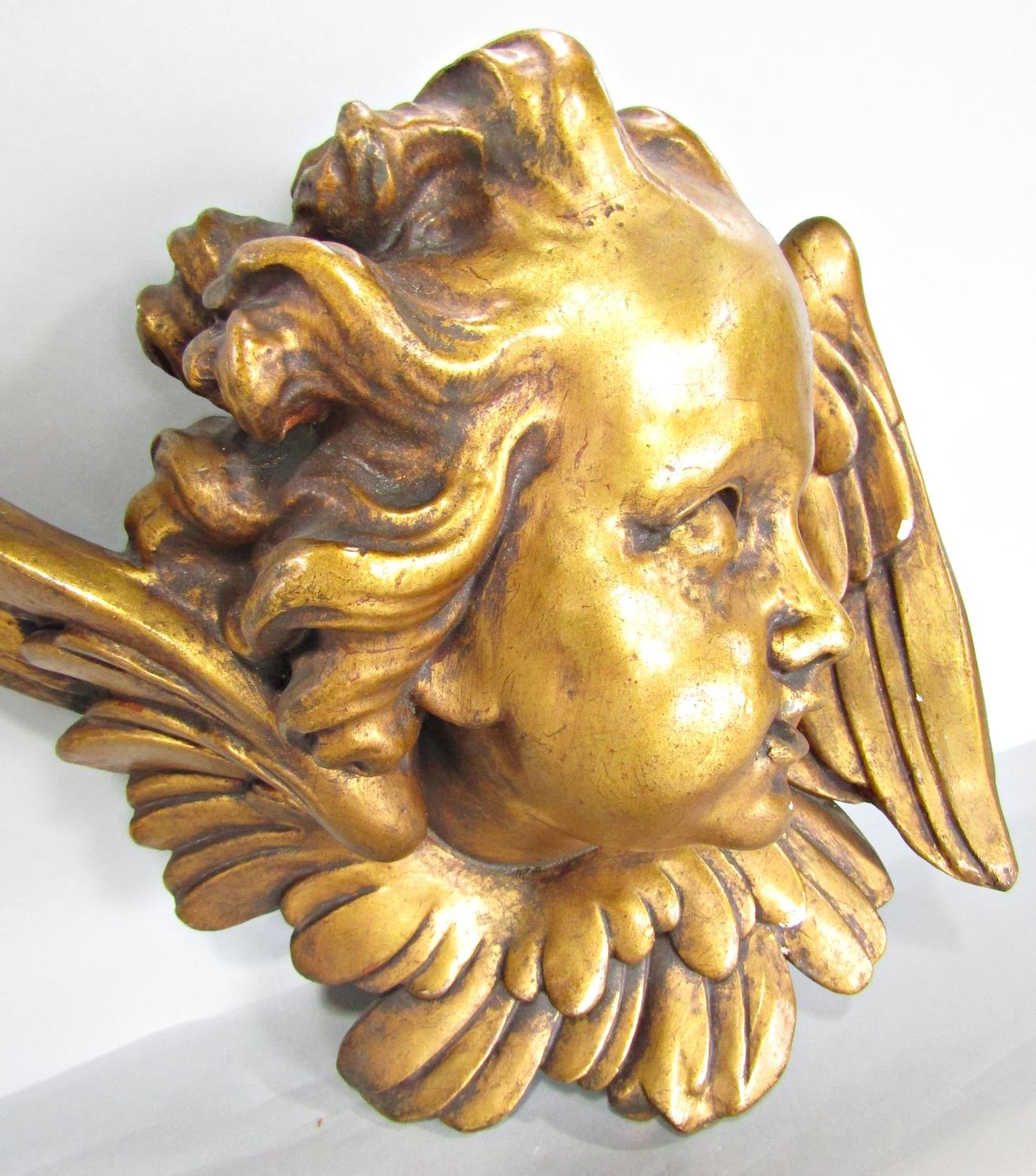 An Angel’s face, terracotta with a gold finish. - Bild 3 aus 3