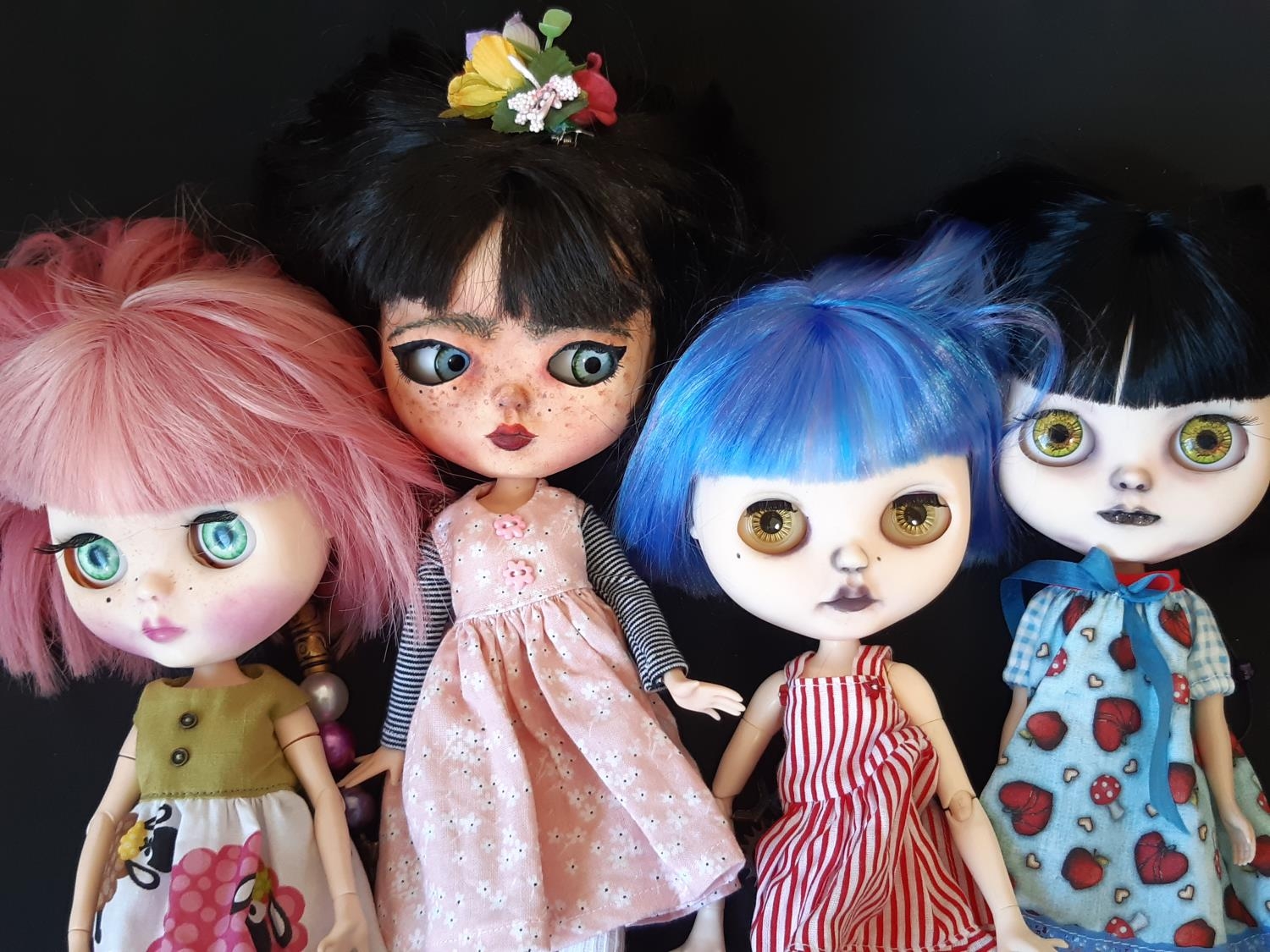 Four dolls in the style of Blythe 'Neo' dolls, customised by 'Blythe Obsession', with colour - Bild 4 aus 7