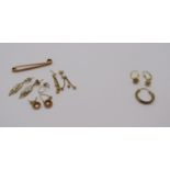 Group of 9ct jewellery and a pair of 8ct drop earrings plus a further single 8ct hoop earring, 8.