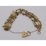 9ct gate link bracelet with heart padlock clasp, 8.7g (af)