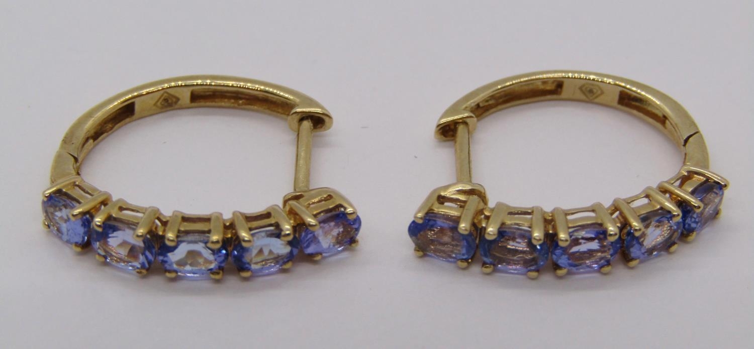 Group of 9ct jewellery comprising a sapphire and diamond ring, size J/K and two pairs of tanzanite - Bild 3 aus 6