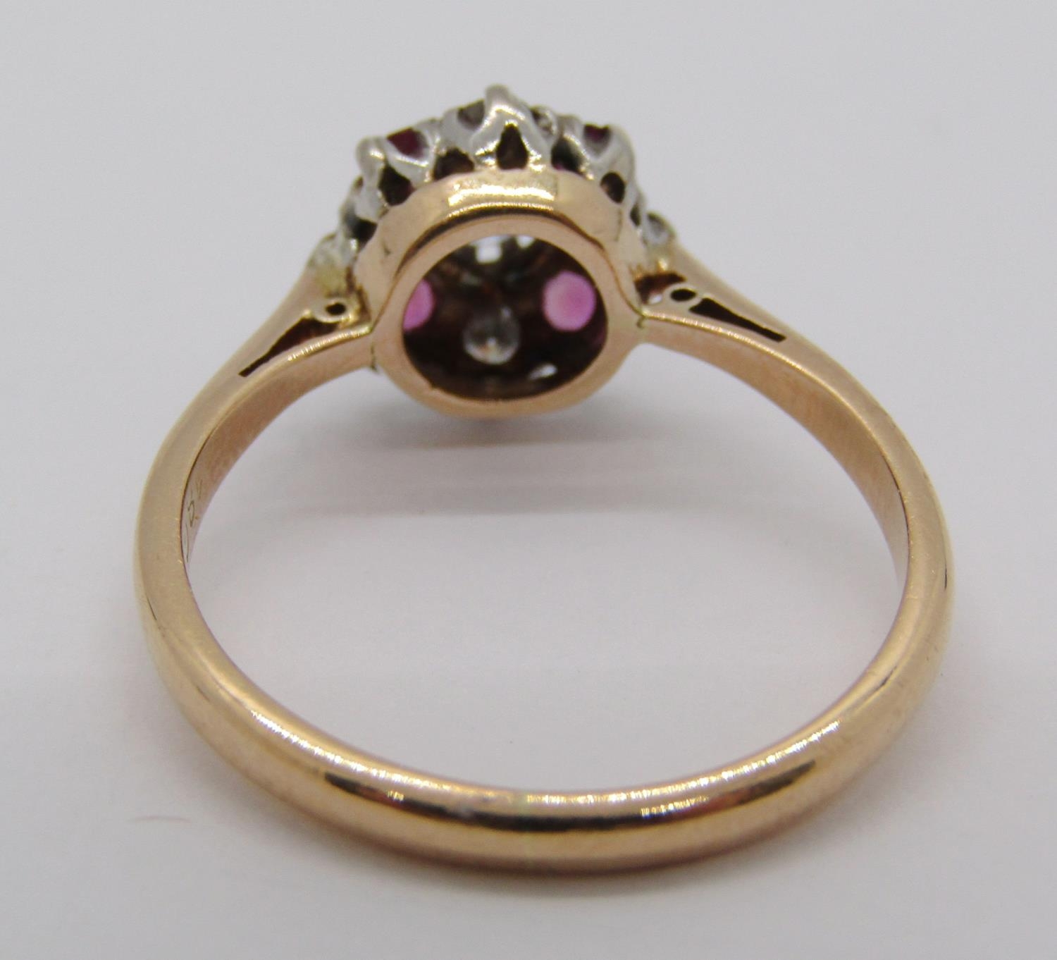 18ct ruby and diamond cluster ring, centre stone 0.15ct approx, size L/M, 3g - Bild 5 aus 5