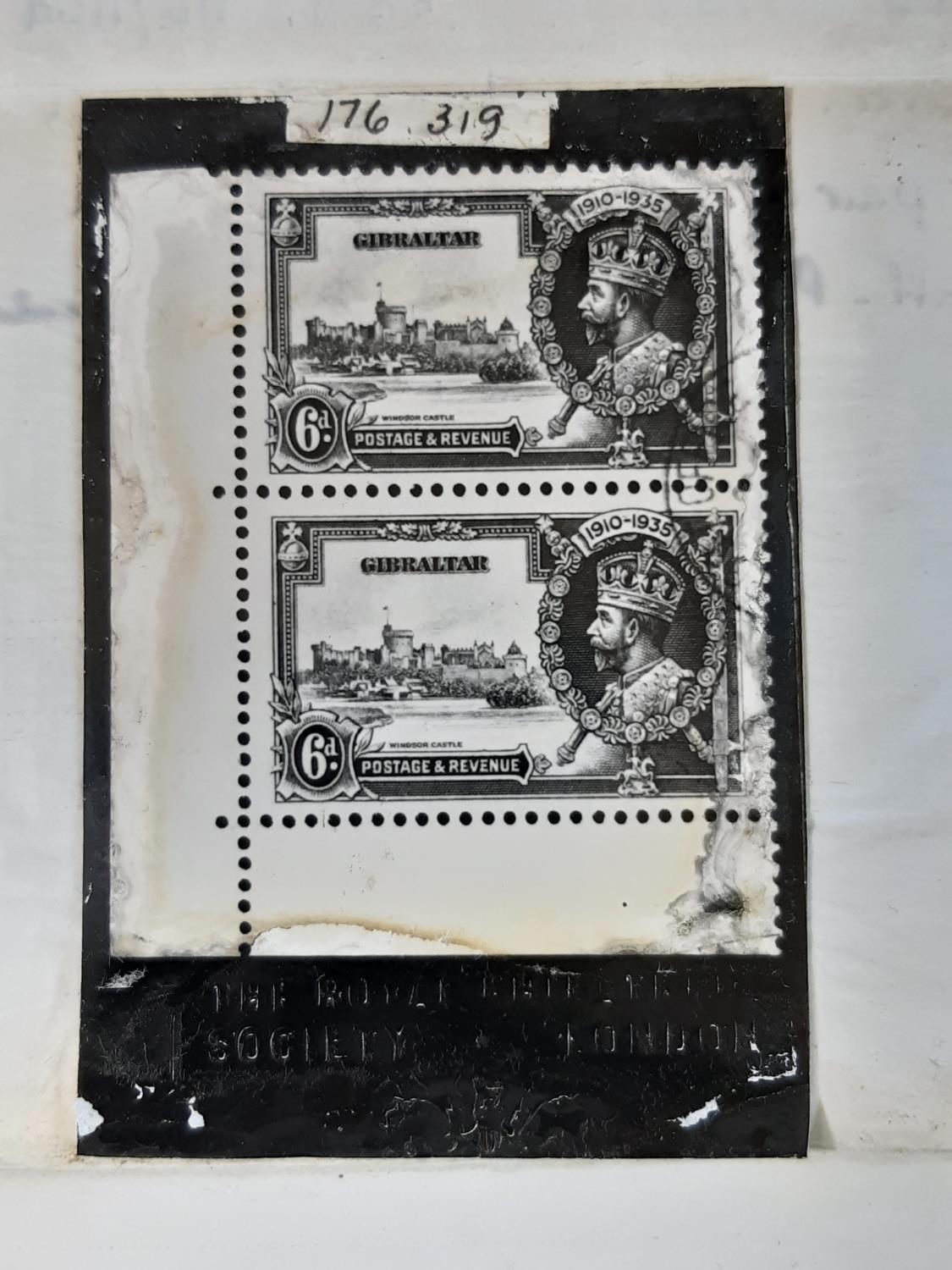 Gibraltar 1935 Silver Jubilee SG 116/116a VFU, lower left hand corner pair, upper stamp showing - Image 3 of 5