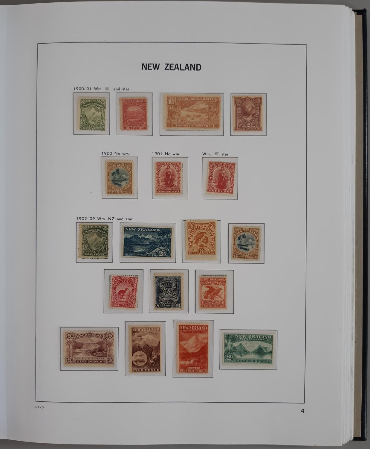 A superb UM, M and U collection of stamps from New Zealand in four hingeless Davo albums from M & - Image 5 of 19