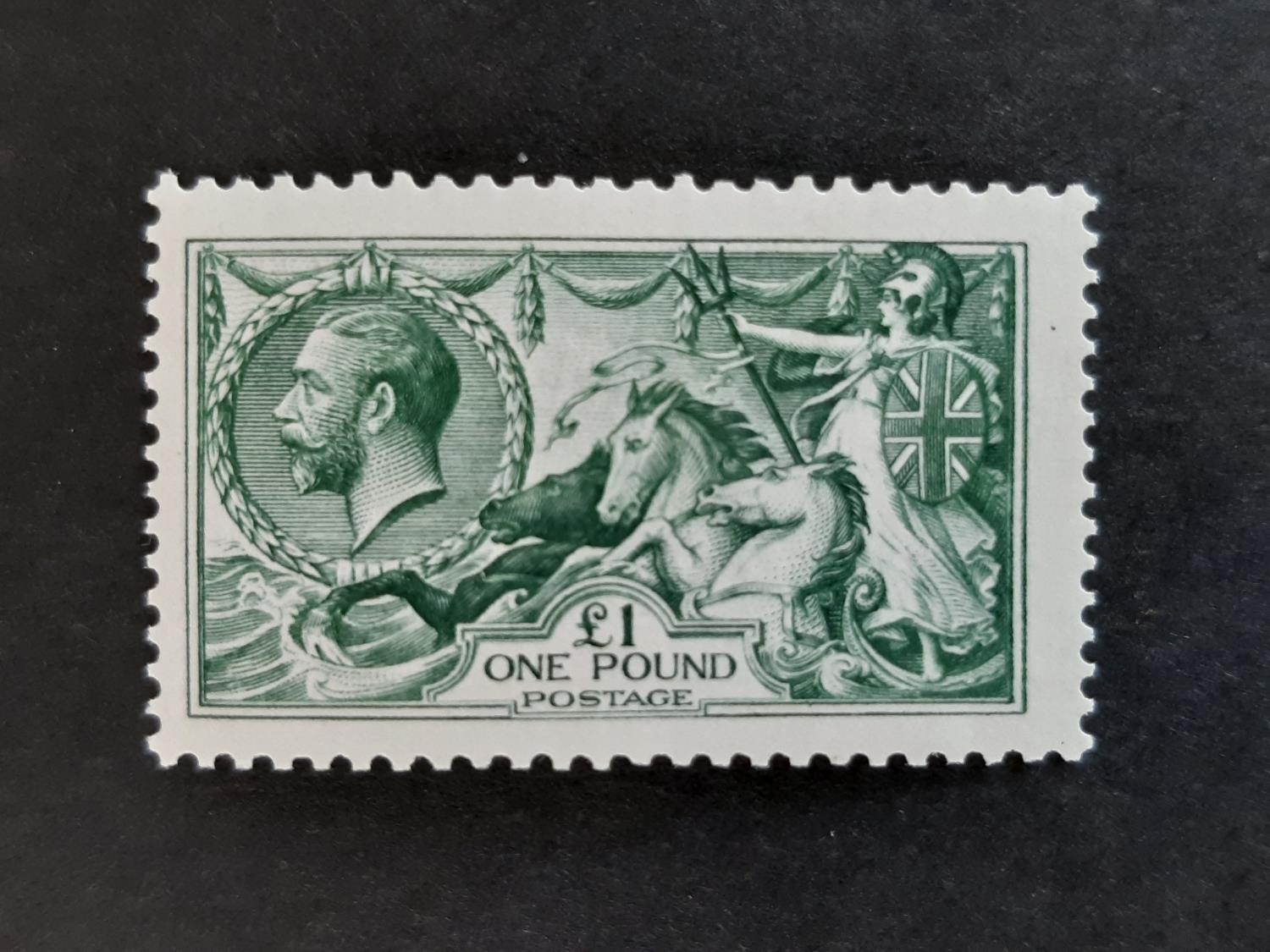 1913 KGV £1 green Seahorse Waterlow printing. A beautiful VLMM example of this scarce stamp. Cat £