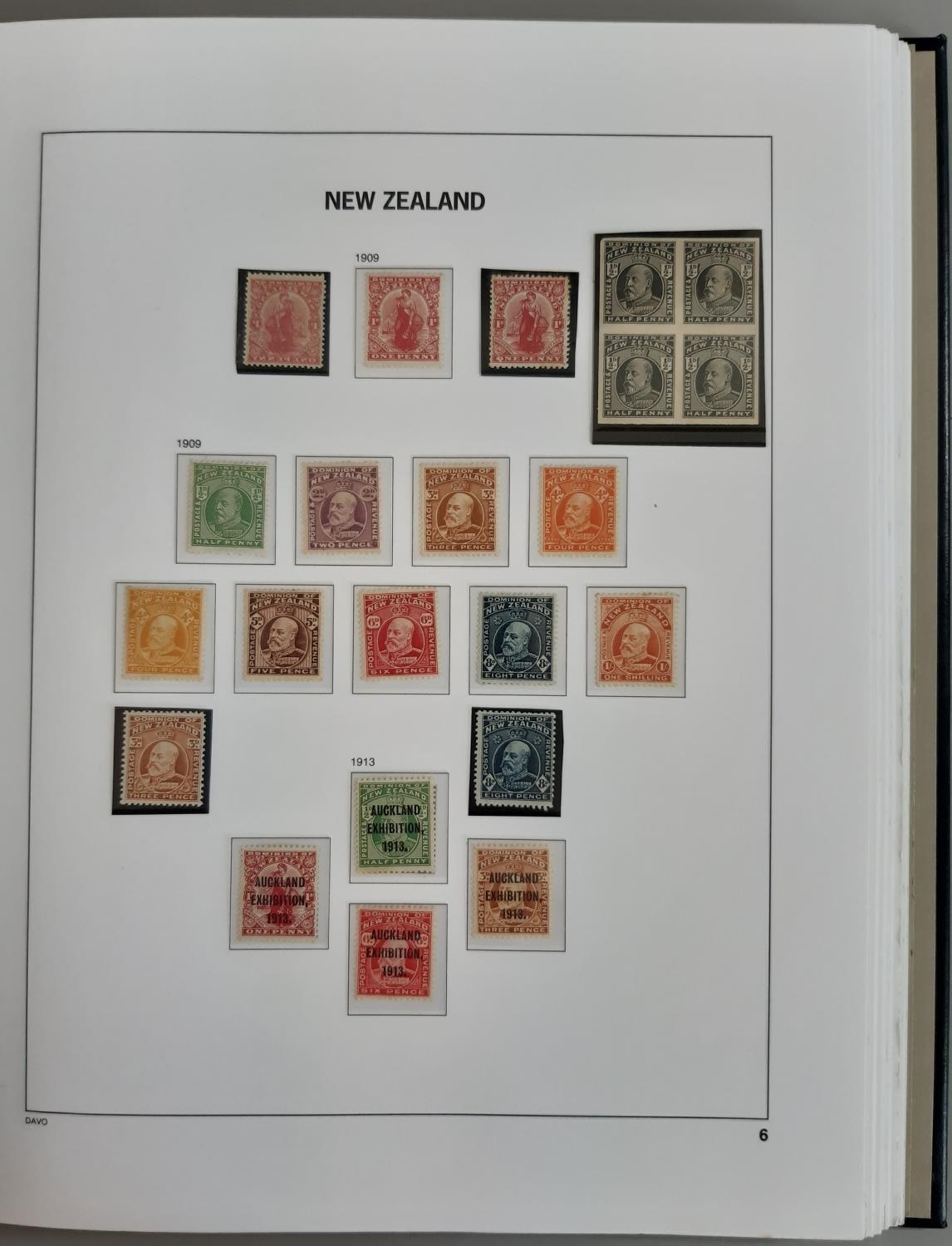 A superb UM, M and U collection of stamps from New Zealand in four hingeless Davo albums from M & - Image 7 of 19