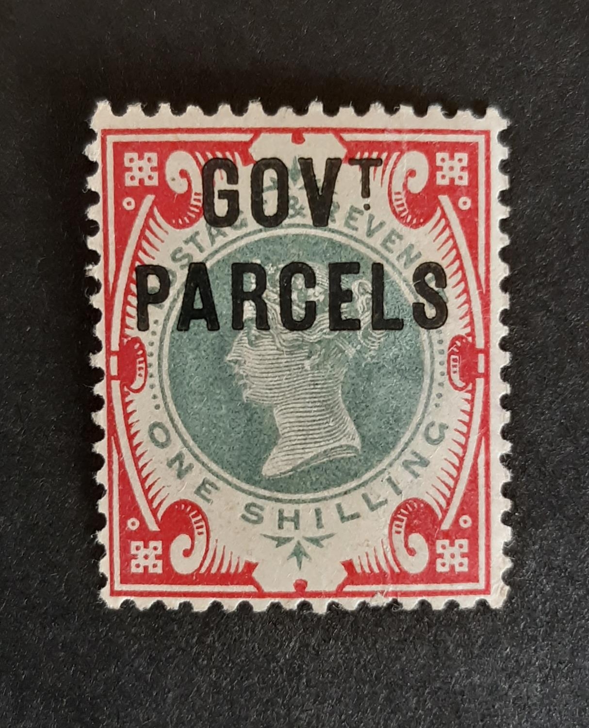 1891-1900 QV Govt Parcels SGO72 1/- green and carmine. A superb LMM example of this Official. Cat £