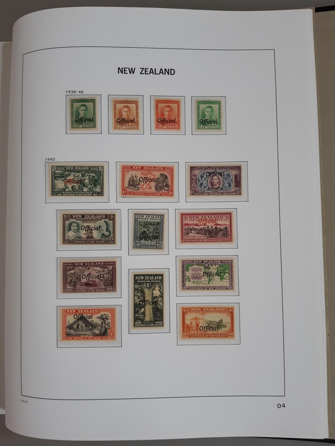 A superb UM, M and U collection of stamps from New Zealand in four hingeless Davo albums from M & - Image 17 of 19