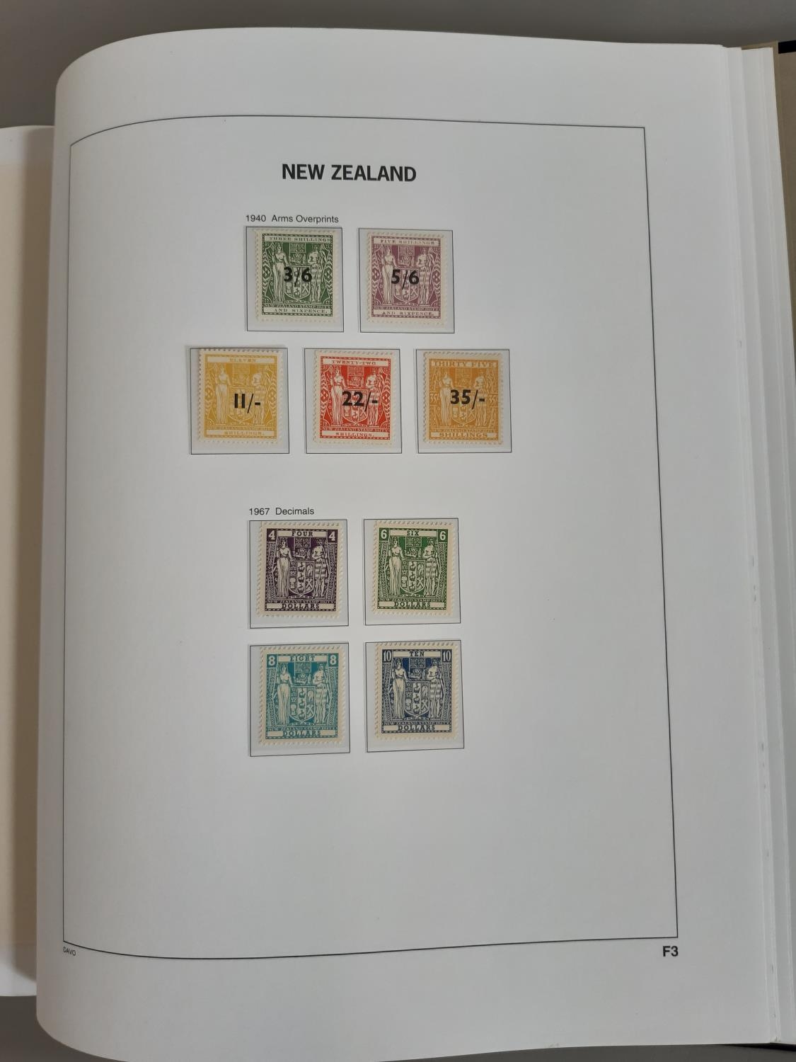 A superb UM, M and U collection of stamps from New Zealand in four hingeless Davo albums from M & - Image 13 of 19