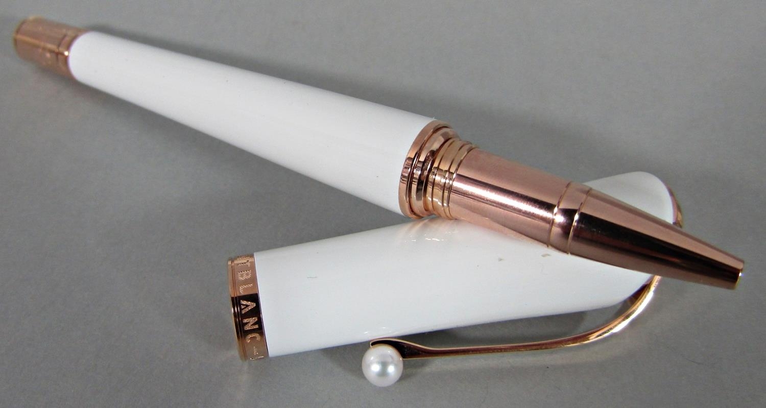 A Mont Blanc Muses Marilyn Monroe's special collection pearl coloured rollerball pen, with box and - Image 4 of 4